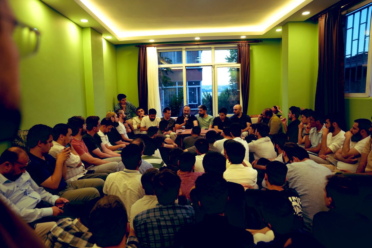 Taha Kılınç’ın Doğu Türkistan izlenimleri 

Dün akşam Muştu Gençlik’in Üsküdar’daki dernek binasında Taha Kılınç’la Doğu Türkistan izlenimlerini konuştuk. Taha’nın Doğu Türkistan’da şahit oldukları ve yaşadıkları son derece çarpıcıydı. Kendisinin özel talebi nedeniyle programda