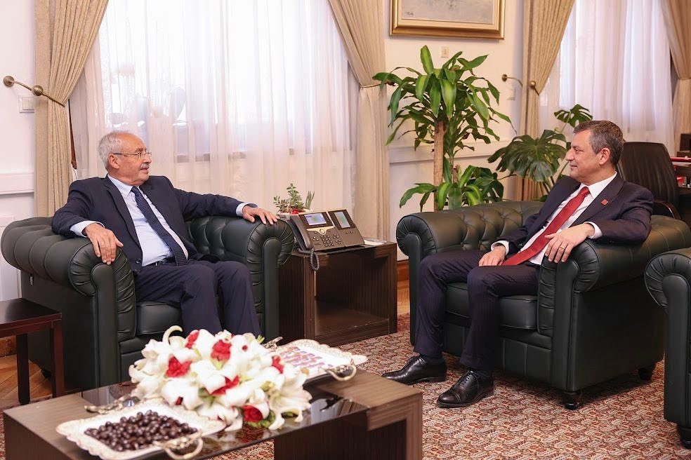Genel Başkanımız Sayın Özgür Özel’in değerlendirmelerden dolayı hakkında, tehdit gerekçesiyle soruşturma açılıyor. 

“Bu topraklara adalet gelene dek susmayacağız.”

Genel Başkanımızın yanındayız.