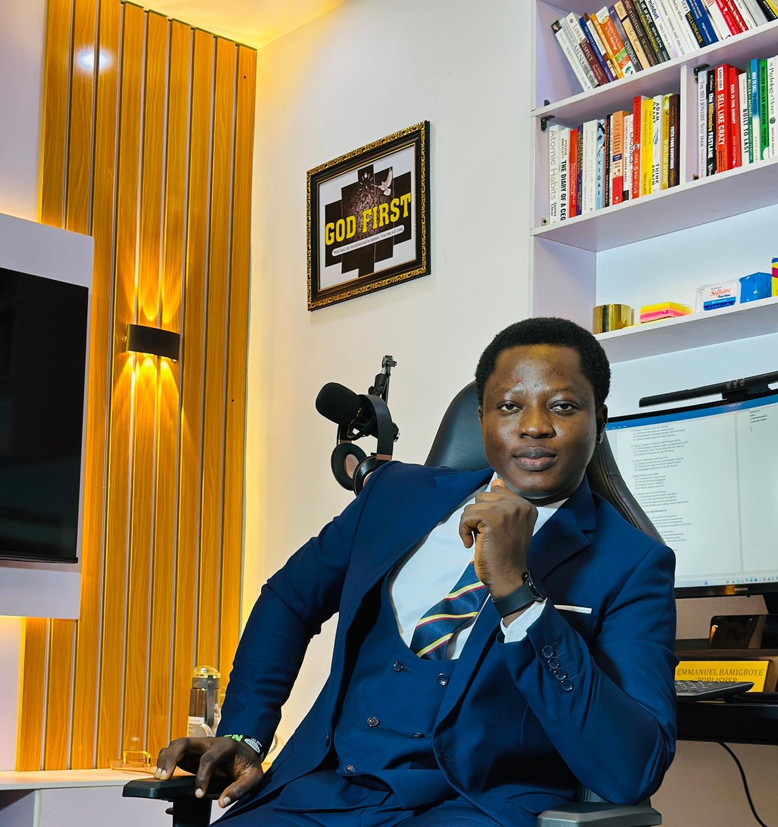 Happy new week, Distinguished Publishers.