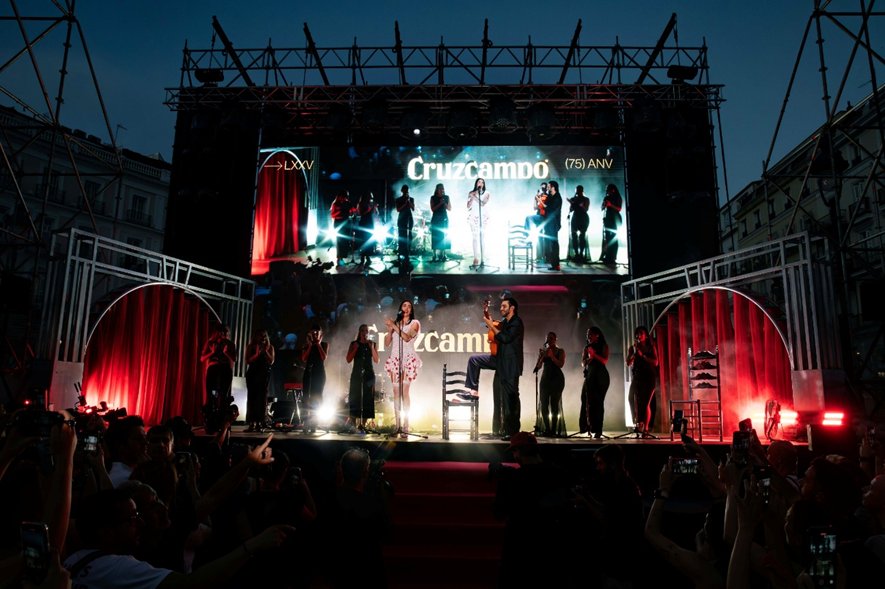 ¡ <a href="/judeline__/">judeline</a> y Yerai Cortés, juntos en directo en el homenaje de <a href="/Cruzcampo/">Cruzcampo #ConMuchoAcento</a> a Camarón de la Isla! musicaentodosuesplendor.es/2025/07/judeli…