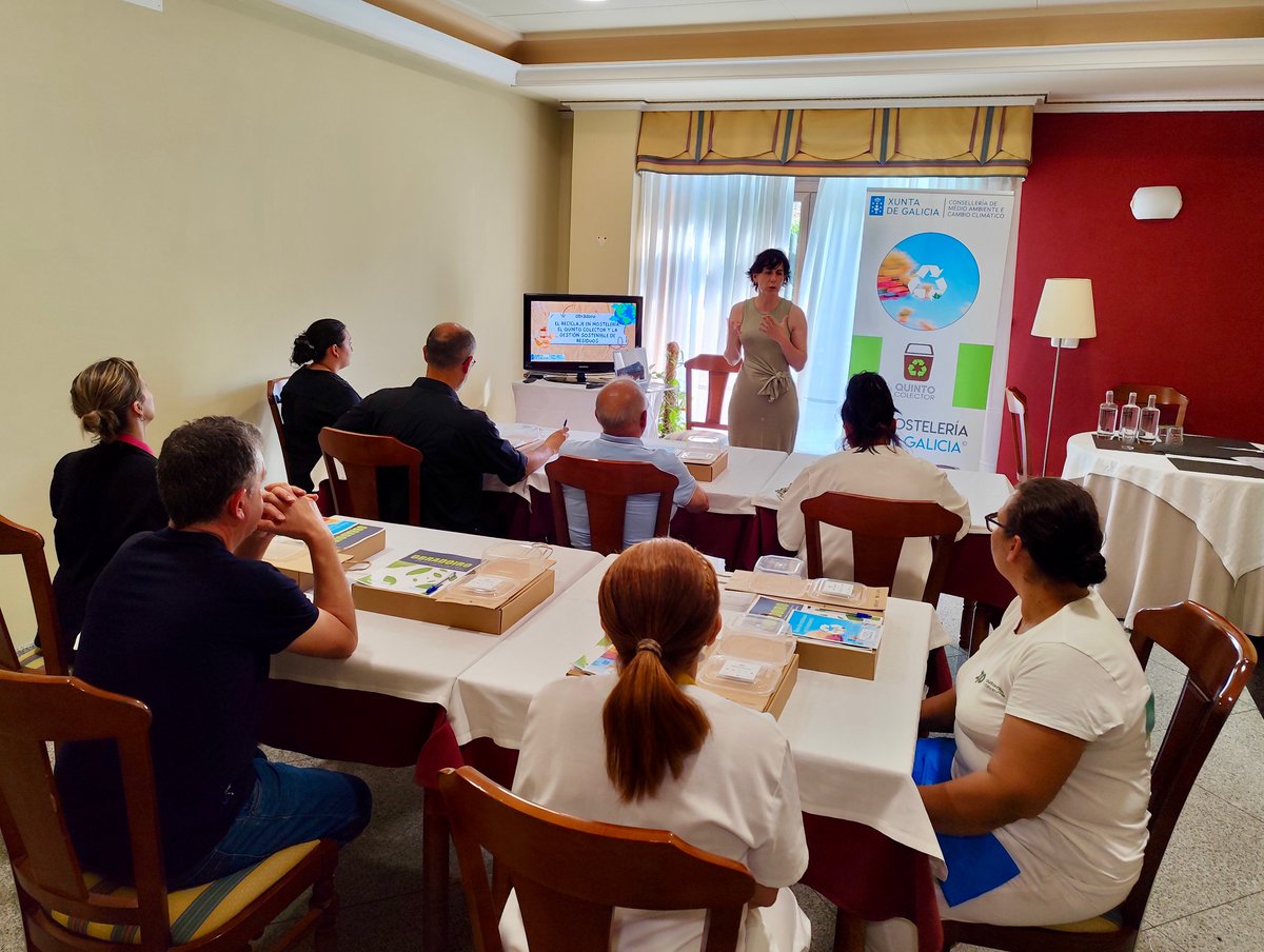 feprohos's tweet photo. ♻️ Seguimos avanzando con las jornadas de El Quinto Colector, promoviendo la #sostenibilidad en la #hostelería gallega 🌿

Gracias al Bar Varillas y al Hotel Avión, ambos de Vigo por acoger las sesiones y a todos los participantes por su compromiso 💚
@quintocolector https://t.co/kucnE9FGWF
