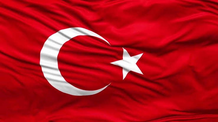 Ocaklara ateş düştü.Bizler yarın normal hayata döneceğiz ama o aileler şehitlerimizin acılarını ömür boyu taşıyacak😢Allah sabırlar versin.
Şehitlerimize Allah'tan rahmet yaralı askerlerimize Rabbim şifa versin🤲