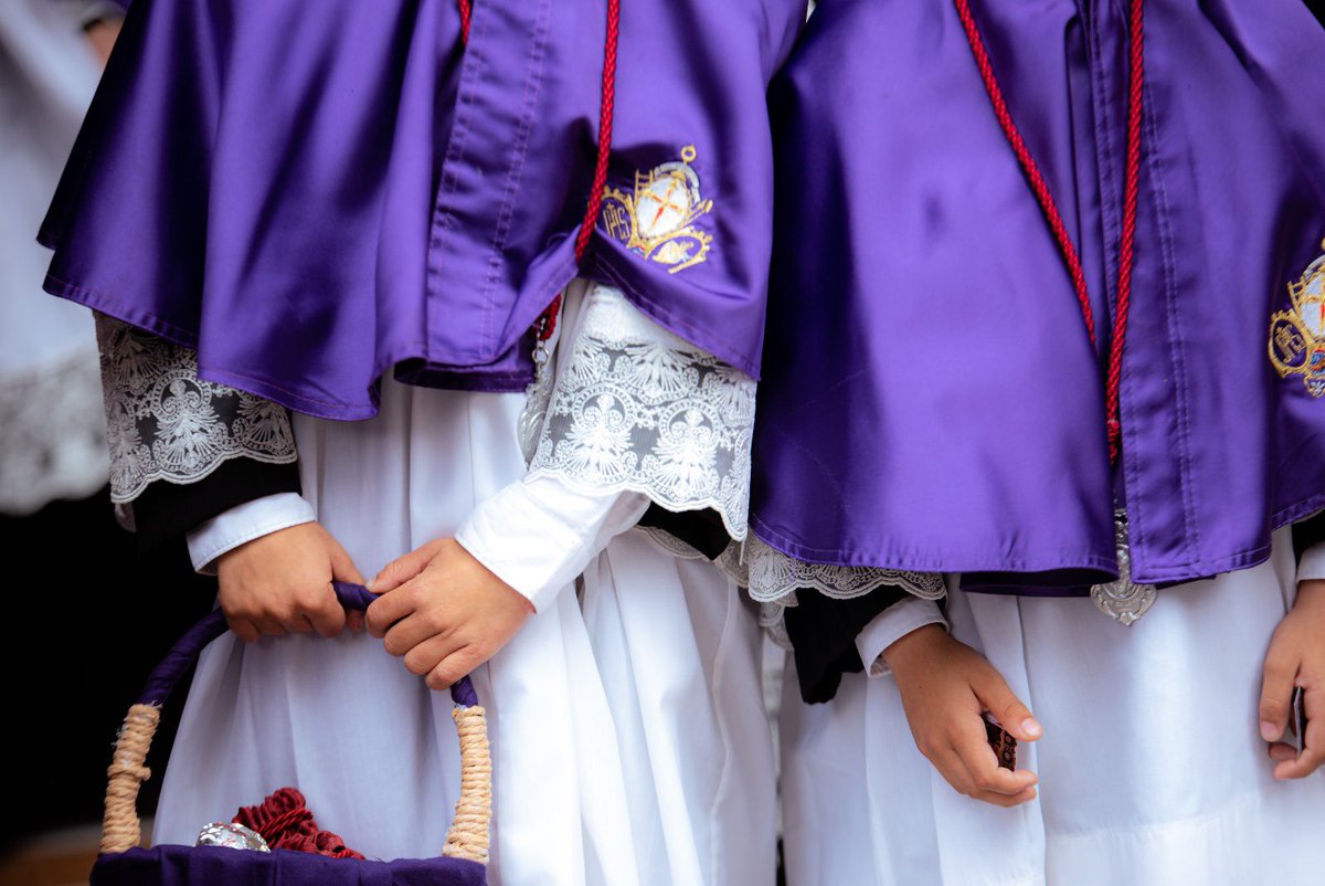 Archicofradía Pasión (@archi_pasionmlg) on Twitter photo #CompartePasión | #Lunes
«Cogió a la niña de la mano, y ella se levantó».
#CofradiasMLG
📸 <a href="/NicoCanela_/">Nico Canela</a> #CompartePasión | #Lunes
«Cogió a la niña de la mano, y ella se levantó».
#CofradiasMLG
📸 <a href="/NicoCanela_/">Nico Canela</a>