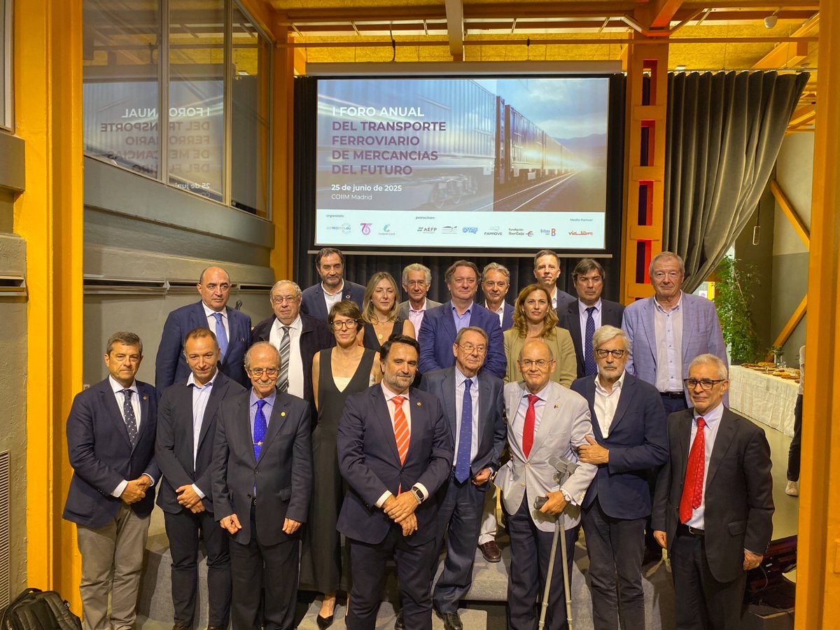 PalmaTools's tweet photo. @temagc acudió el pasado 25 de junio al I Foro Anual del Transporte Ferroviario de Mercancías del Futuro en el que se analizaron, las conexiones ferroviarias de la Península Ibérica con Europa.

Al encuentro asistieron @EnriquePal69706, Verónica Villanueva y Marcos Domínguez. https://t.co/Vo273maBbq