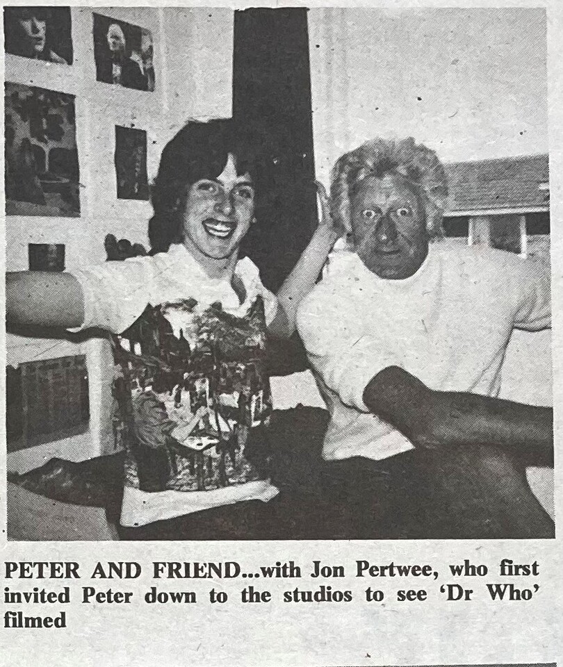 brinatello's tweet image. ✨ Happy Heavenly Birthday to the #ThirdDoctor himself, #JonPertwee! 🎂🎊🎁🎉 📸: With beloved companion #JoGrant (@ManningOfficial), on the set of #TheDæmons arc, giving his adorable #SarahJaneSmith (#ElisabethSladen) a lift, and with teen aged #DoctorWho fan #PeterCapaldi! 🥰✨