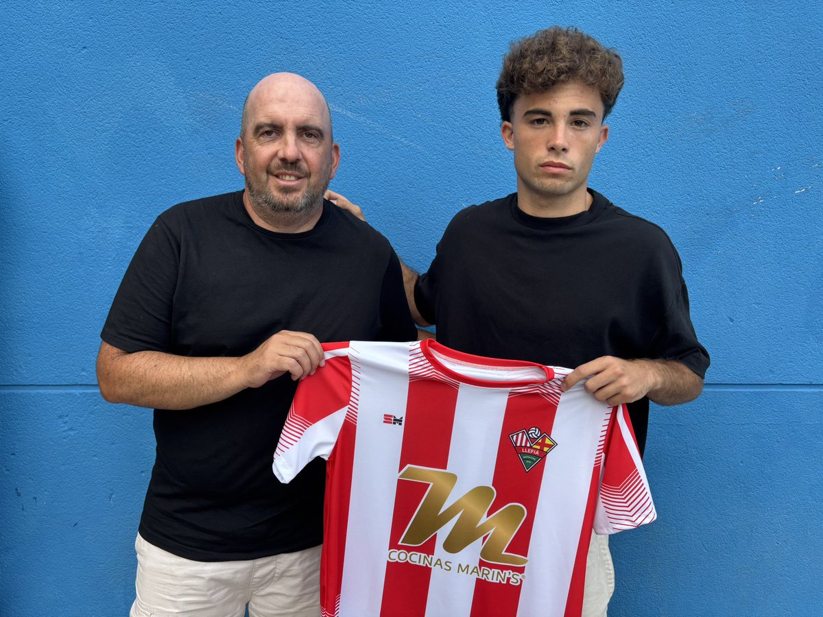 𝑩𝑰𝑬𝑵𝑽𝑬𝑵𝑰𝑫𝑶, 𝐎́𝐒𝐂𝐀𝐑 ❗️

🤝🏻 Óscar Gironés se incorpora al primer equipo procedente del <a href="/CECabrils/">CECabrils</a> 

⚽ extremo izquierdo 

✍🏻 2️⃣0️⃣2️⃣6️⃣

#SienteLaLlefi 🔴⚪️ #Llefia