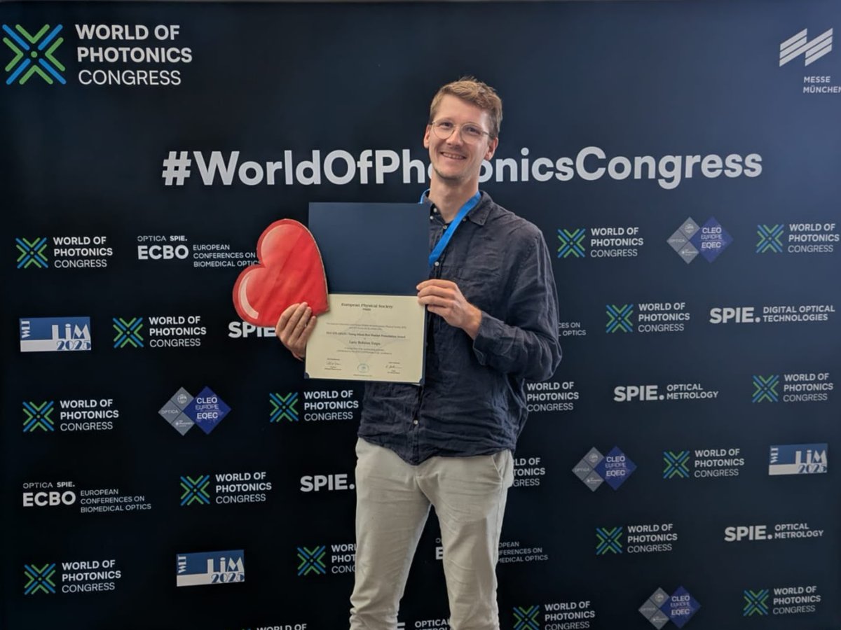 Congratulations to our PhD student, Laric Bobzien, for winning the 2025 EPS-QEOD / Young Minds Best Student Presentation Award! Laric works in our Terahertz lab, focusing on ultrafast scanning probe microscopy of atomic quantum emitters in 2D materials.