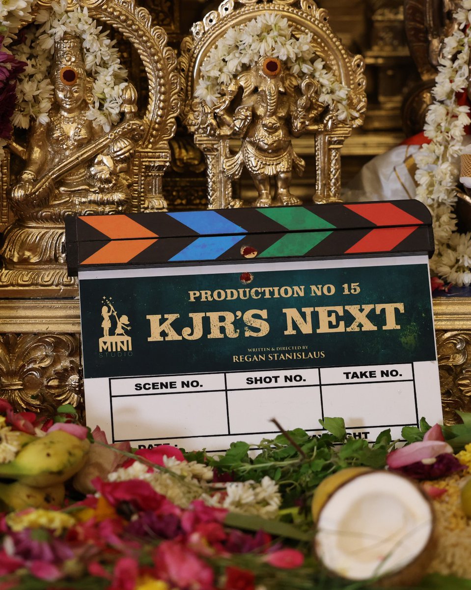 KollywoodCinima's tweet image. Here are the movie launch pics #MiniStudios' production no.15, #KJR's next! 💥

@ministudiosllp @KJRuniverse #ArjunAshokan #SrideviApalla @GhibranVaibodha @pvshankar_pv @PeterHeinOffl #DineshKumar @gobeatroute @proyuvraaj