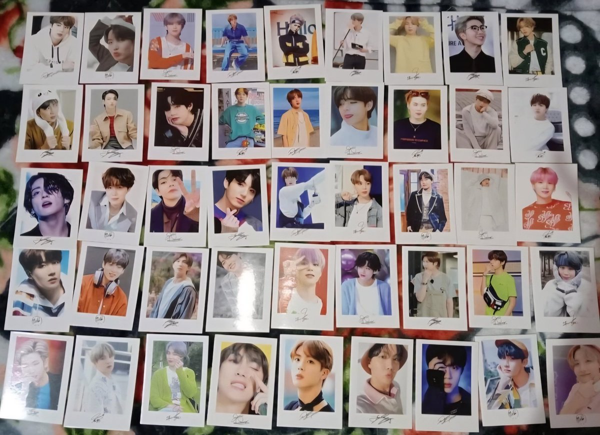 SiyaVictory's tweet photo. Selling a set of 40+ BTS photocards 💜 Each card is ₹20 — carefully picked & packed with love 💌
Shipping charges will be paid by the buyer 🚚
DM if interested 🫶
#BTSArmy #BTSPhotocards #ARMYSupport https://t.co/WH9TNt85nd