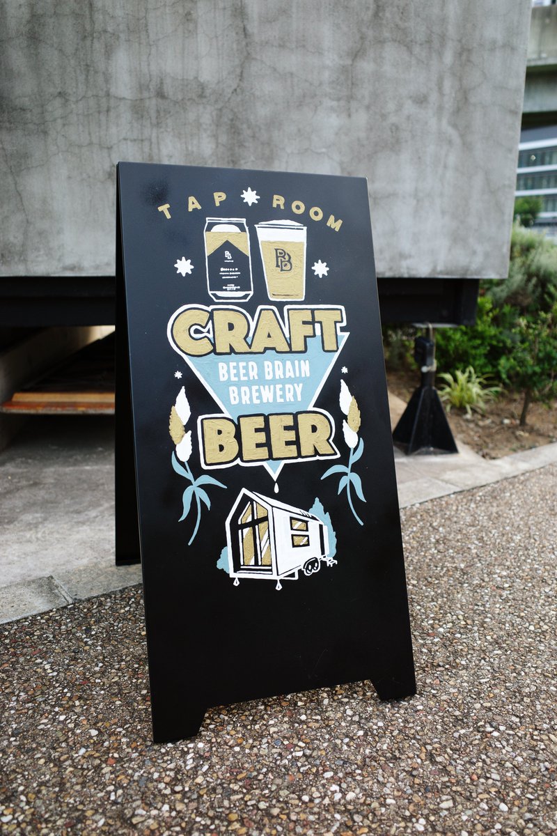 toaworks's tweet image. 【🚩おしごと】
7/5(土)BEER BRAIN5周年記念パーティーで看板のライブペイントを行いました🙏
イベントは盛況で、本当に素敵なコミュニティが作られているんだなぁと感動しました✨
これからも美味しいビールを楽しみにしています!本当におめでとうございました🍺👏
maps.app.goo.gl/Zbg7613yEgq6q1…