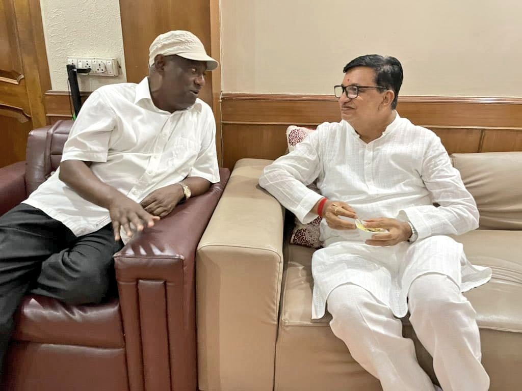 Balasaheb Thorat (@bb_thorat) on Twitter photo शेतकरी कामगार पक्षाचे नेते, विधानपरिषदेचे मा. आमदार श्री. जयंतभाई पाटील यांना वाढदिवसाच्या हार्दिक शुभेच्छा.
आपल्याला उत्तम आरोग्य व दीर्घायुष्य लाभो ही सदिच्छा.
<a href="/bhaijayantpatil/">M.L.C. Jayant Prabhakar Patil</a> शेतकरी कामगार पक्षाचे नेते, विधानपरिषदेचे मा. आमदार श्री. जयंतभाई पाटील यांना वाढदिवसाच्या हार्दिक शुभेच्छा.
आपल्याला उत्तम आरोग्य व दीर्घायुष्य लाभो ही सदिच्छा.
<a href="/bhaijayantpatil/">M.L.C. Jayant Prabhakar Patil</a>