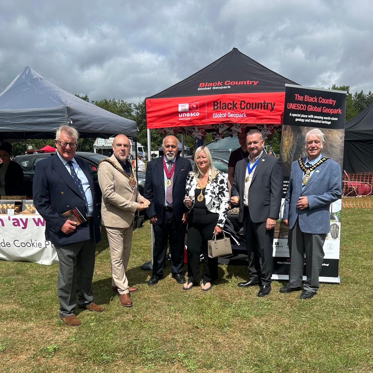 WolvesMayor (@wolvesmayor) on Twitter photo I enjoyed celebrating all things Black Country along with my fellow Mayors from neighbouring areas over at Walsall Arboretum for the Bostin Black Country Bash. Thanks for the invite <a href="/WalsallCouncil/">Walsall Council</a> I enjoyed celebrating all things Black Country along with my fellow Mayors from neighbouring areas over at Walsall Arboretum for the Bostin Black Country Bash. Thanks for the invite <a href="/WalsallCouncil/">Walsall Council</a>