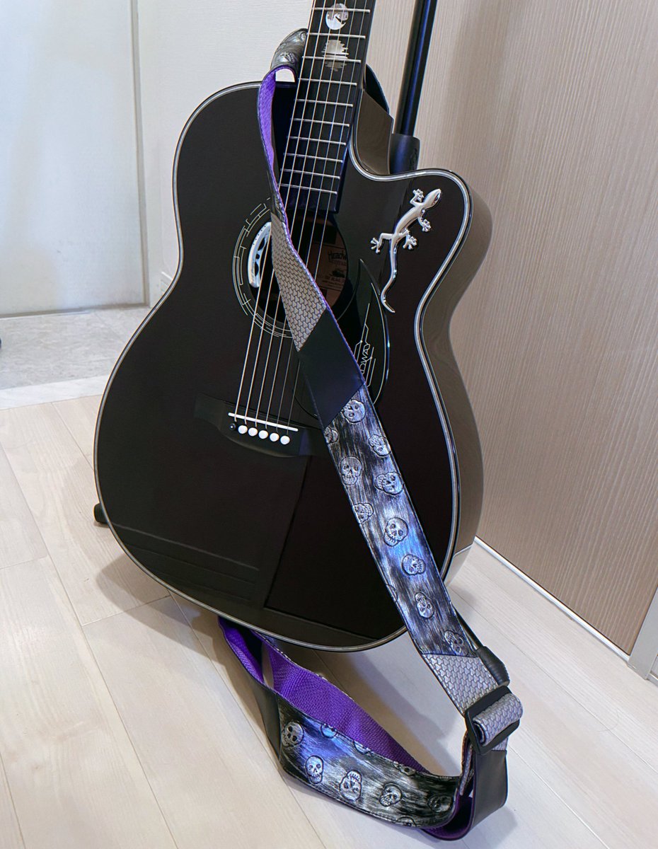 昨夜ご一緒させていただいた
いとうさくら(<a href="/3939110p/">いとうさくら</a> )さんの
ギターストラップブランド
3939create(<a href="/3939create/">3939create(ギターストラップ屋さん)</a> )
一目惚れしてお迎えしちゃった❣️☠️🩸