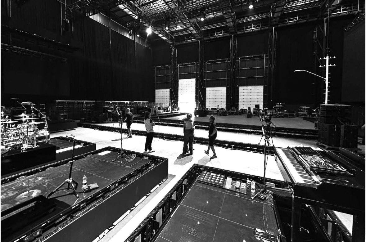 the1975_mfc's tweet image. Via: @1975hann 

#the1975