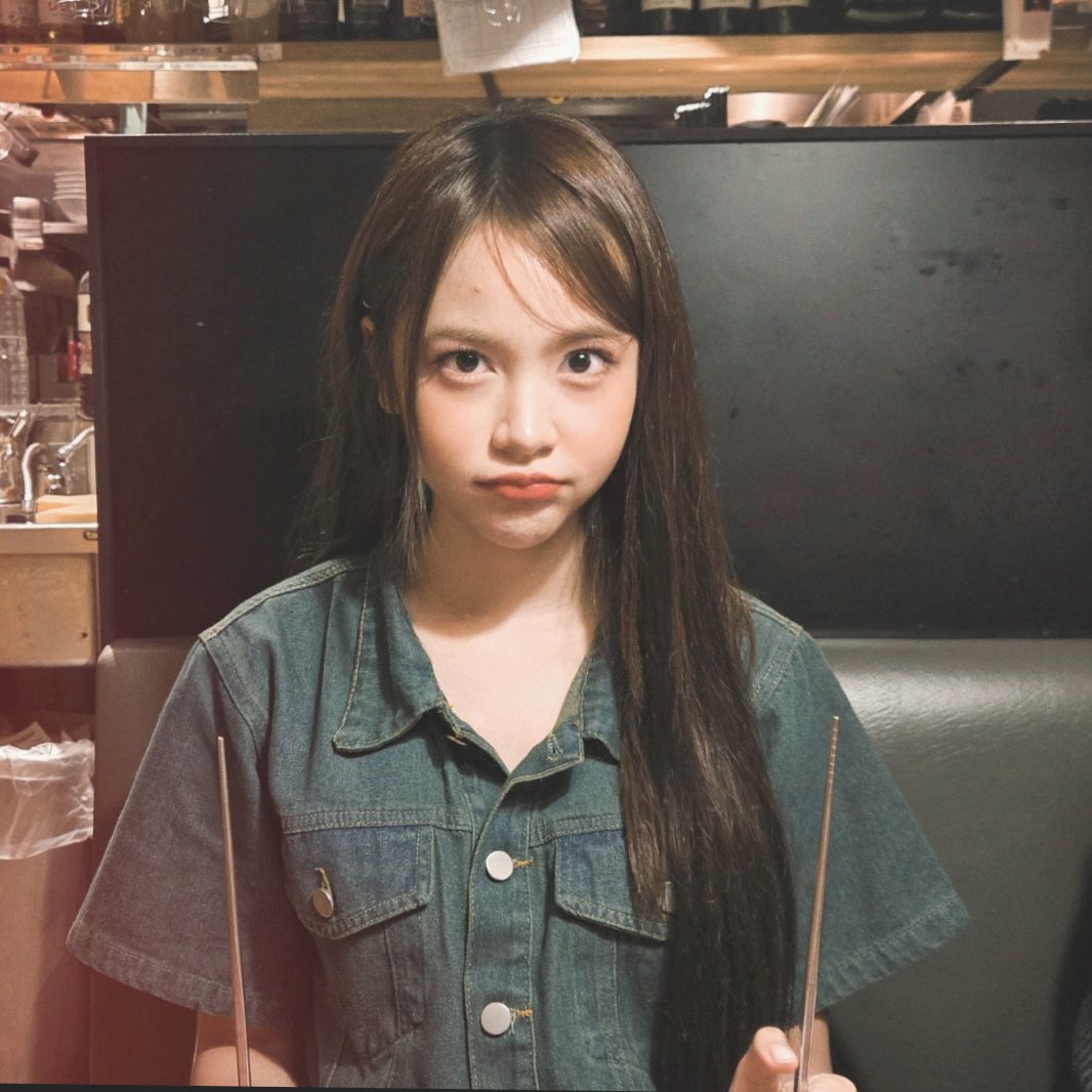 • 📸 | Atualização de Carmen no Weverse.

“💗Encontro com S2U~ 🫣🤫😊💗”

#CARMEN #카르멘 
#Hearts2Hearts #하츠투하츠