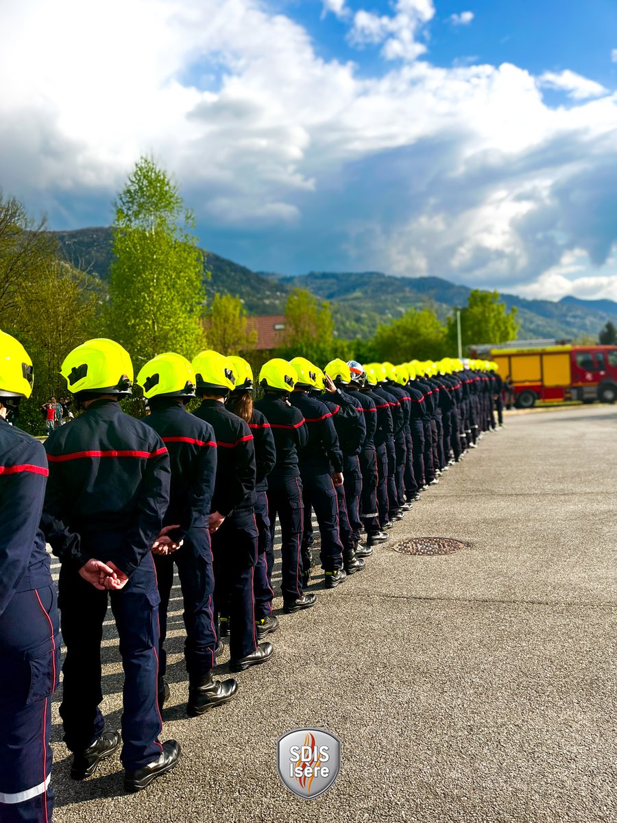 [#MondayMotivation]
💪 Force. Discipline. Esprit d’équipe.

Une semaine qui commence bien : alignés, prêts, engagés.
Les sapeurs-pompiers de l'Isère vous souhaitent une bonne semaine !
#ensemble #espritdequipe #sapeurspompiersdelisere