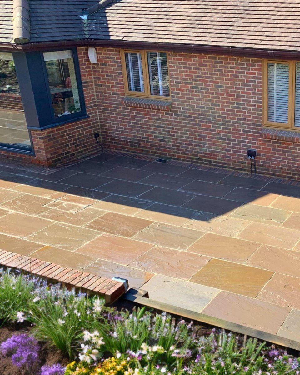 🍫 It’s #WorldChocolateDay!

Love rich, earthy tones? Autumn Brown Sandstone brings warmth, texture &amp; timeless charm to your garden all year round. 🍂

Built to last &amp; looks stunning rain or shine!
👉 nustone.co.uk/product-catego…

#Nustone #Landscaping #SandstonePaving #OutdoorLiving