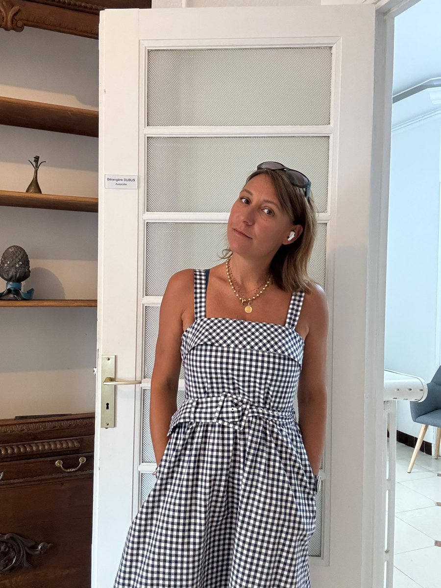 Bon lundi à tous ! 

Sauf à celui qui m’a dit qu’avec la robe Vichy, je ressemblais plus à une prof de catéchisme qu’à Brigitte Bardot 😭😭