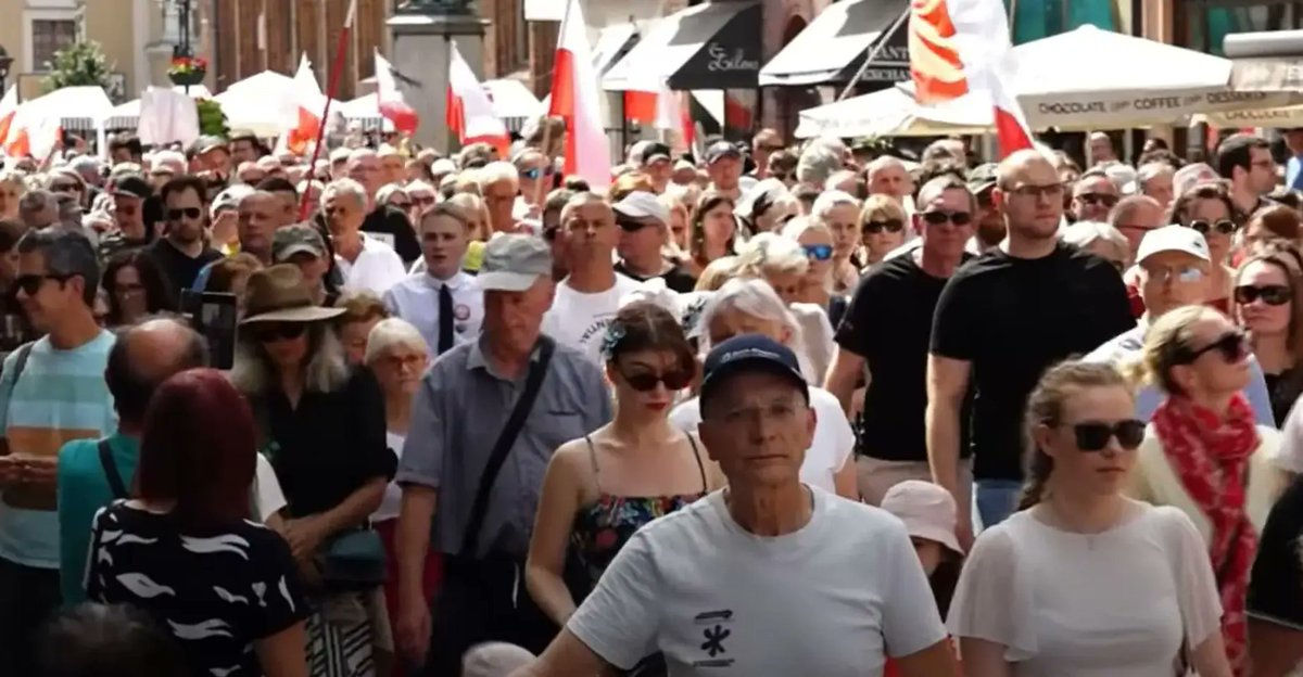 🇵🇱 Meurtre d’une étudiante en #Pologne : la colère monte contre l’immigration clandestine. 
#Pologne #Immigration #Manifestations ⬇️

lejdd.fr/International/…