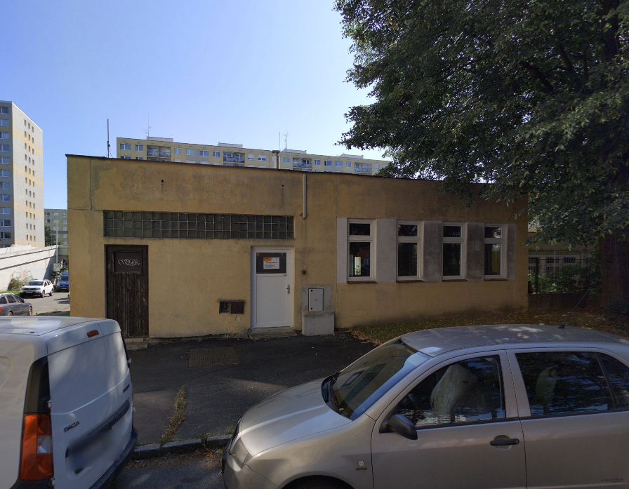 Alma Mater Filipa Turka – Vysoká škola aplikovaného práva. Vysoká moc není, nemá ani patro, je taková přízemní.