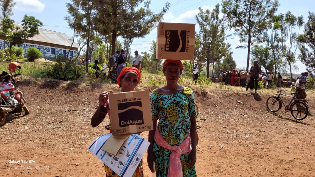 DelAguaStoves's tweet image. Stove distributions are still underway in @KireheDistrict, with over 13,000 #CleanCookstoves distributed in 3 weeks. In addition to reducing firewood use by 71%, the stove deliver significant gender based benefits in households.
Read more here delagua.org/gender/ 
#TubehoNeza