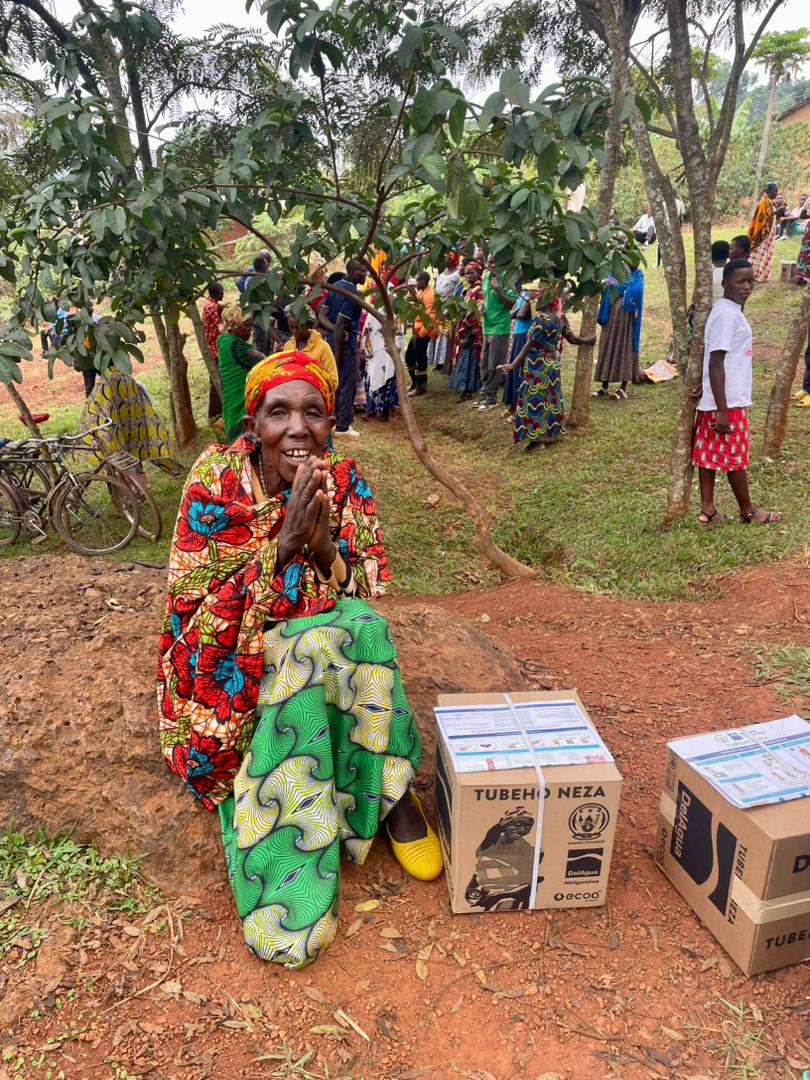 DelAguaStoves's tweet image. Stove distributions are still underway in @KireheDistrict, with over 13,000 #CleanCookstoves distributed in 3 weeks. In addition to reducing firewood use by 71%, the stove deliver significant gender based benefits in households.
Read more here delagua.org/gender/ 
#TubehoNeza