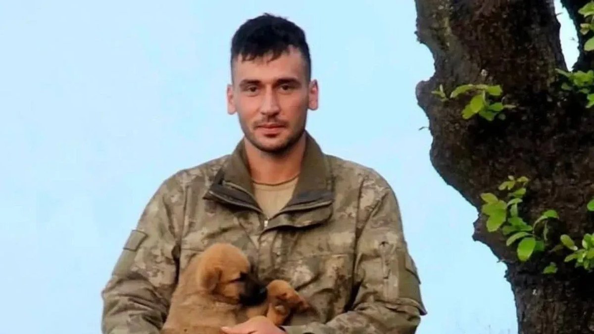 🔴Şehidimizin son paylaşımı yürek burktu

🇹🇷Şehit Piyade Sözleşmeli Er Özkan Özkanlı’nın 20 Nisan’da yaptığı paylaşım

“Şerefle bitirilmesi gereken en ağır görev hayattır”