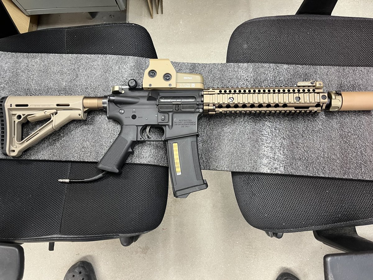 🔫#ガンショップトリガー🔫

新しい物が、入荷しました❗
M4 GBB外部ソースWOLVERINE 電磁弁
組み込み　ストックはマグプル実物

ぜひお立ち寄りください✨ご来店お待ちしております🙇‍♂

#岡山サバゲー 
#サバゲー
#サバイバルゲーム 
#サバゲーマーさんと繋がりたい
#サバゲー初心者
#サバゲー女子