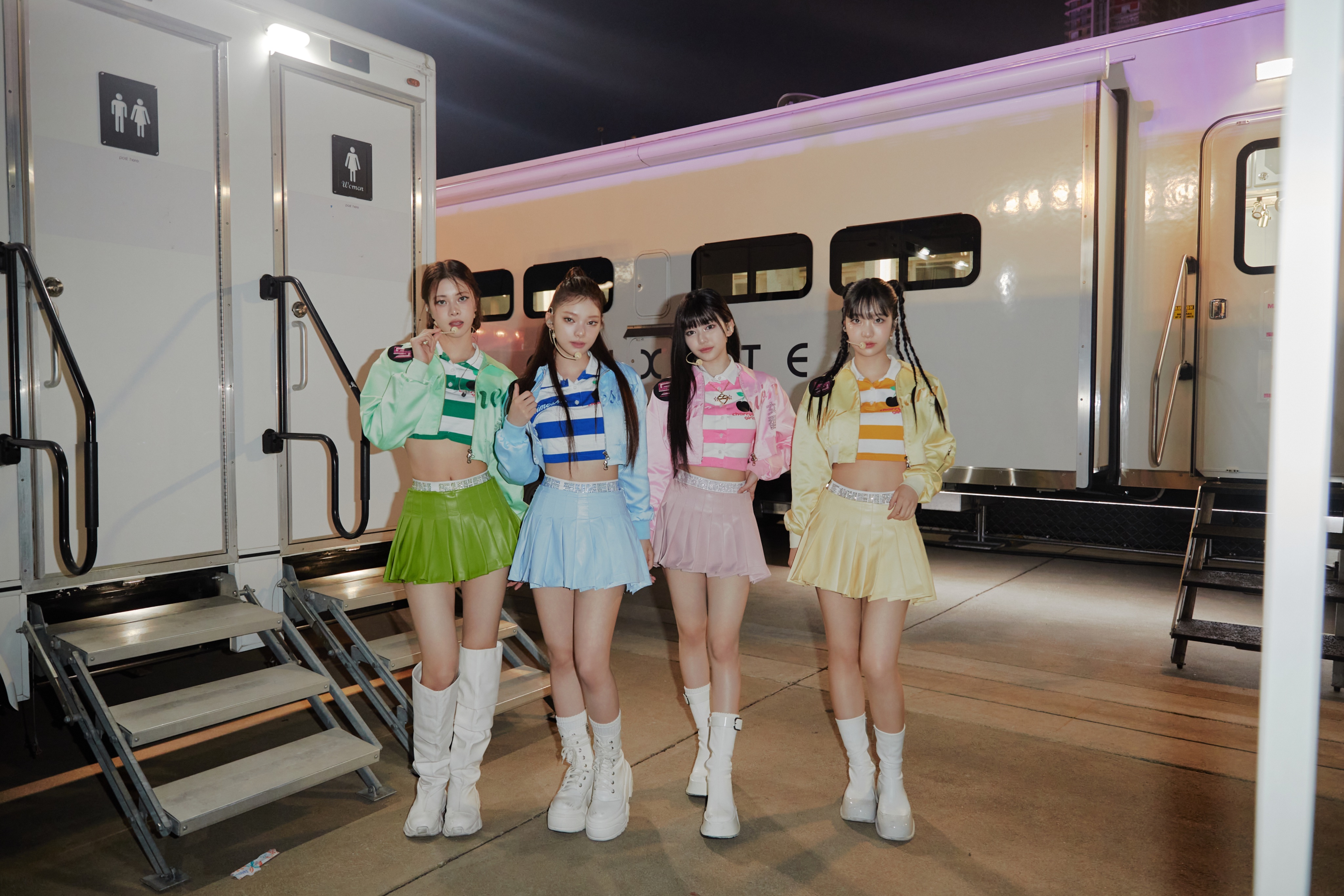 GvPmcLjXMAAOl57?format=jpg&name=4096x4096