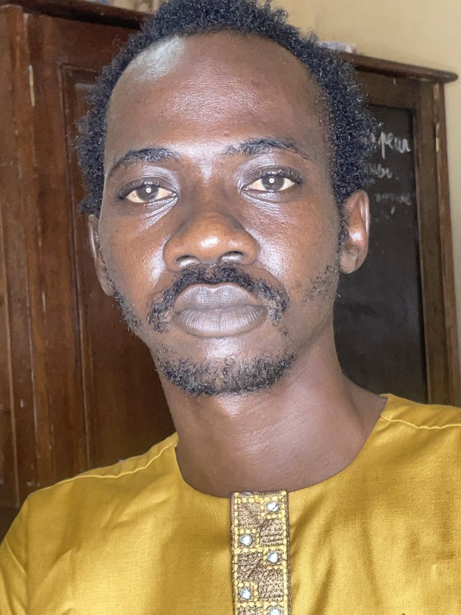 Bonjour, je m’appelle Mouhamadou Moustapha MBAYE. Beaucoup de personnes savent que je suis développeur web et mobile, mais je peine à trouver des clients. C’est normal : je ne publie pas et je ne fais pas de bonnes campagnes marketing. C’est terminé.