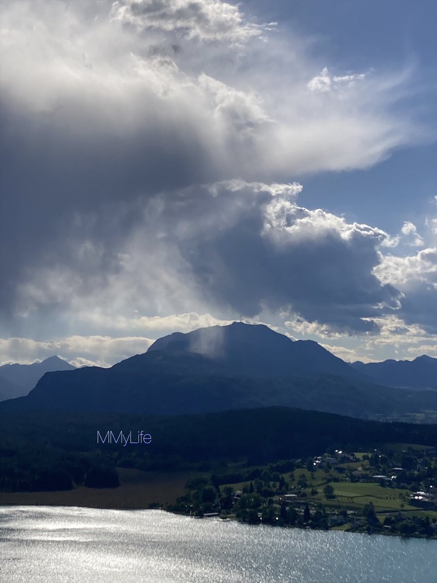 ManuelaMravlak's tweet photo. Everything between us is a special kind of magic…🤍
#NaturePhotography #Austria 🇦🇹
#Faakersee #LakeFaak #NatureBeaty 🌊
@StormHour @ThePhotoHour 🌲 ☁️
#MondayMotivation #MondayFeeling 🫶 https://t.co/GgjptYVkIP