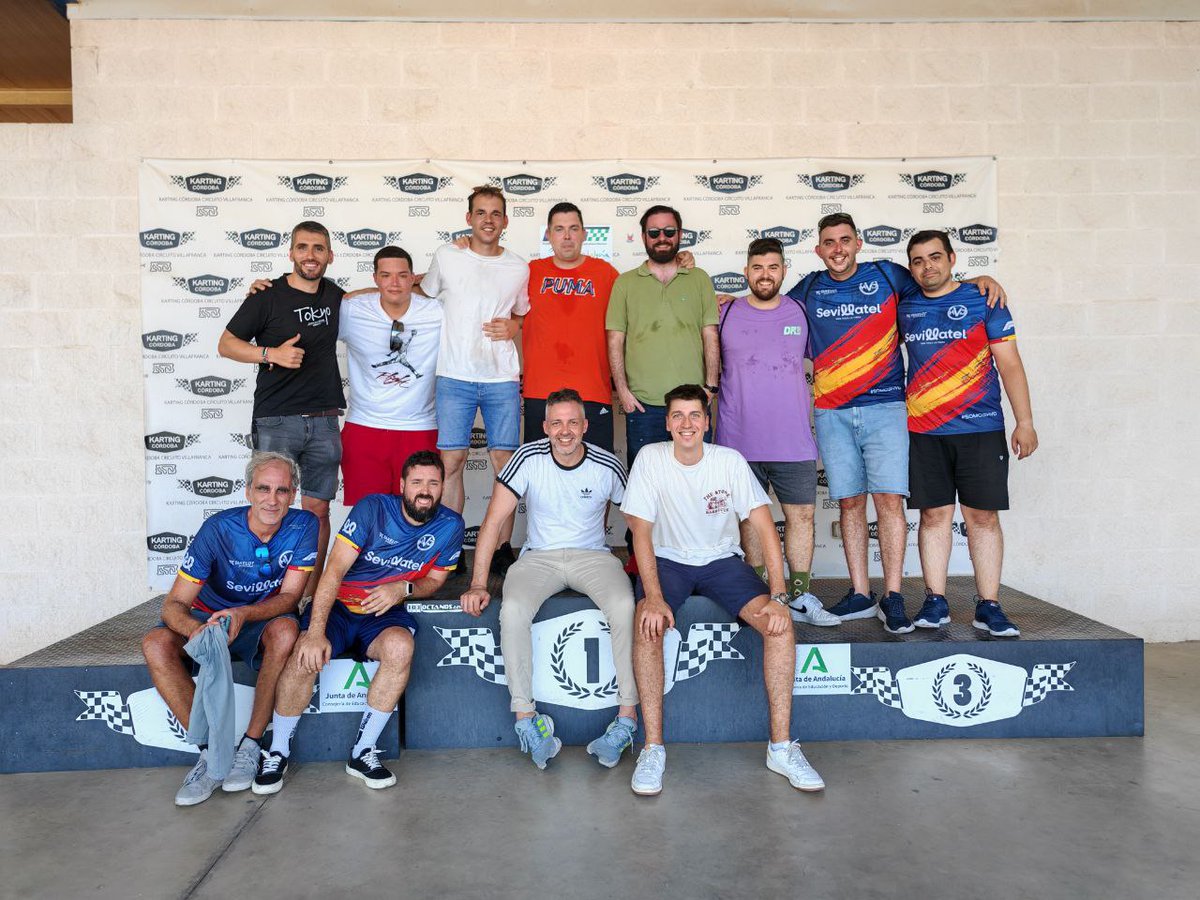 VirtualDrivers's tweet image. La culminación a 5 años de carreras. La unión de un grupo de chicos del SimRacing que entendieron que las personas eran más importantes que cualquier carrera. El inicio de algo grande, de incluso amistades de por vida. 
Lo que unió esta comunidad no lo separará nadie.
#SomosHVD