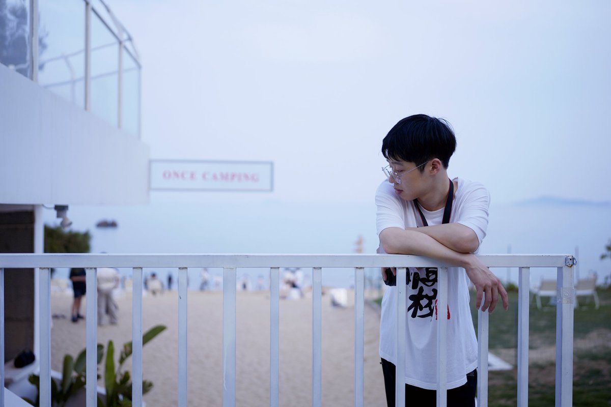 不登校这一块
P1📷+🎨：<a href="/whitegive007/">摆（だる）</a>
P2📷：<a href="/XZeo_Polaris/">千水</a>
#着ぐるみと中身2025