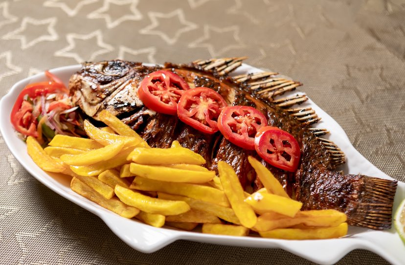 LeConfidentiel_'s tweet image. When it’s almost lunch time and you are sure your chef is the best around town 🤗🤗🤗
@LeConfidentiel_ with your favorite food
