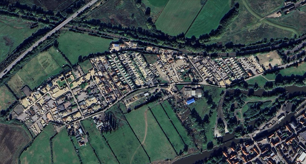 Notts_TV's tweet image. Councillors say Gypsy and Traveller families living at a large site in Newark continue to be left “in limbo” over their futures.
🗒️Full story: nottstv.com/travellers-in-…