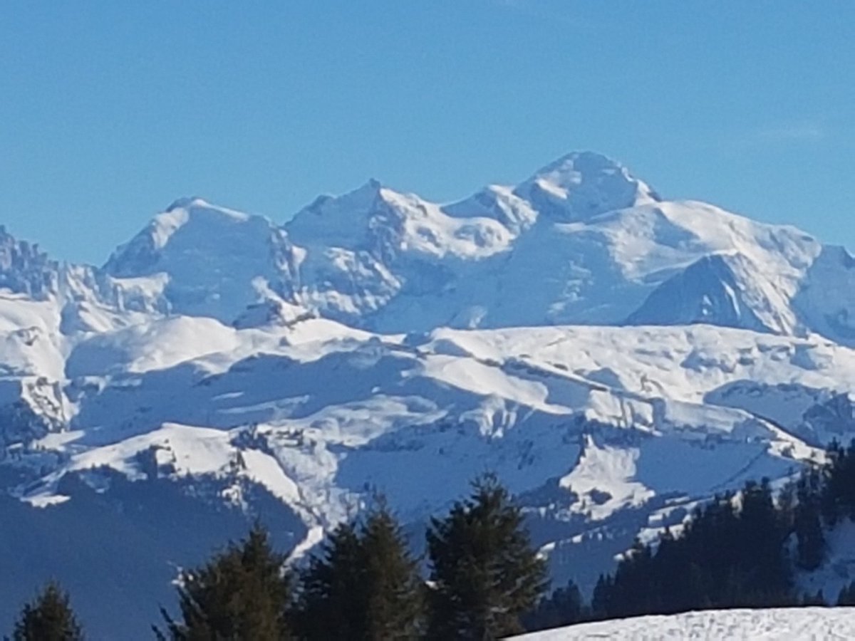 NicolasBailly74's tweet photo. @MaudPK Le Mont Blanc que j'ai pris en photo du Praz de Lys https://t.co/OOefI4Ul20