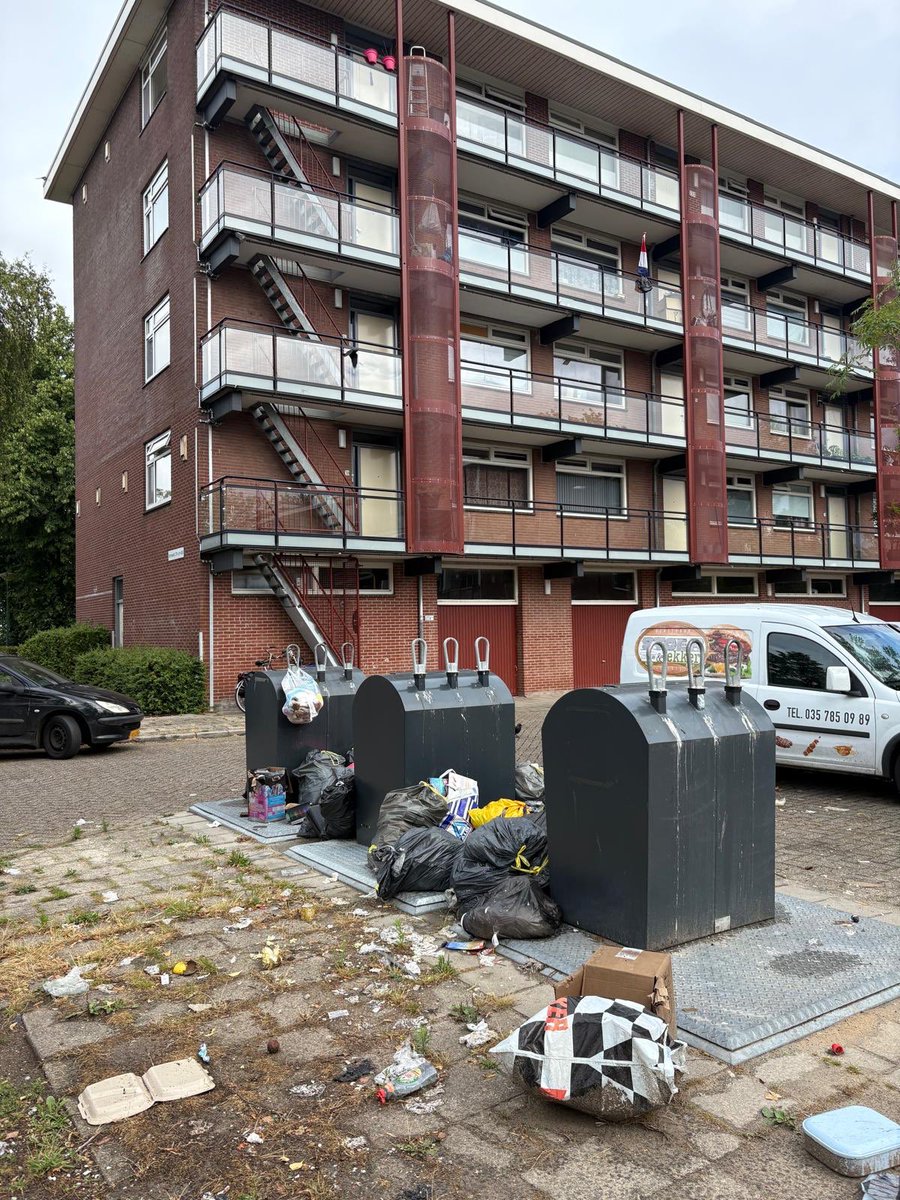 Robert 🏴‍☠️ tweet media