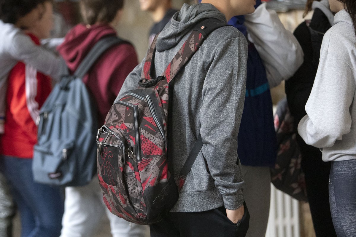 EduXunta's tweet image. ⏳ Último día para matricularte en ESO e Bacharelato!
Agora é máis fácil: podes facer todo o proceso desde o móbil, sen colas nin papeis 📲
🔔 Non o deixes para o último minuto!
ℹ️ edu.xunta.gal/admisionalumna…