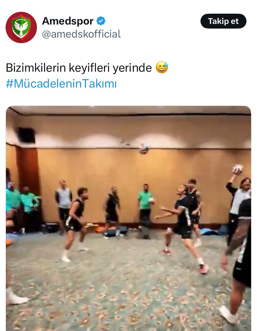 Şehitlerimizin olduğu günde yapılan bu köpek dansı alçaklıktır, kahpeliktir. Bugünlerde geçer, hesap gününüz elbet gelir. Unutmayın ki Acımız derin, kinimiz diridir.