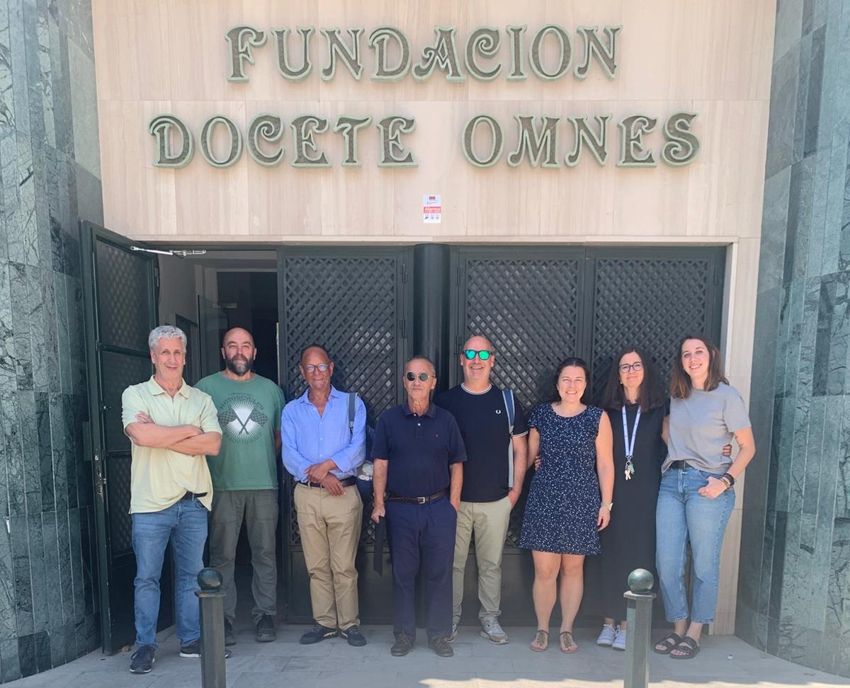 El 2 de julio recibimos a EPATV 🇵🇹 en el marco de nuestra colaboración Erasmus+. Compartimos reflexiones sobre FP en ambos países y retos comunes a los que dar respuesta conjunta.

Gracias al Dr. João Luís Nogueira y su equipo por la visita.

#ErasmusPlus #FP