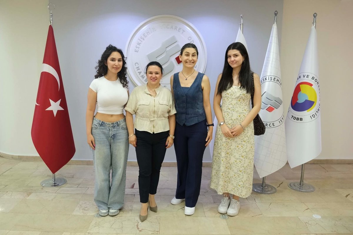 Elif GÜRKAYNAK (@elifgurkaynak) on Twitter photo #Repost @eskisehirkgk
Kurul Başkanımız Elif Gürkaynak, Simbio Endüstriyel Geri Kazanım San. ve Tic. Ltd. Şti. firma yetkilisi Dr. Beyhan Özdemir ve beraberindeki heyet ile bir araya gelerek, kurulumuzun çalışmaları ve projeleri paylaşıldı.
<a href="/tobb_kgk/">TOBB Kadın Girişimciler Kurulu</a> @tobbiletisim #Repost @eskisehirkgk
Kurul Başkanımız Elif Gürkaynak, Simbio Endüstriyel Geri Kazanım San. ve Tic. Ltd. Şti. firma yetkilisi Dr. Beyhan Özdemir ve beraberindeki heyet ile bir araya gelerek, kurulumuzun çalışmaları ve projeleri paylaşıldı.
<a href="/tobb_kgk/">TOBB Kadın Girişimciler Kurulu</a> @tobbiletisim