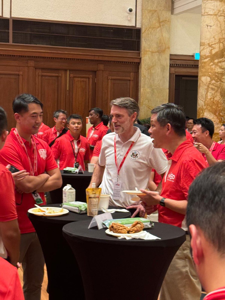 Honored to attend a sneak preview of the National Day Parade. The performance, parade, and fireworks were unbelievable. Singapore keeps raising the bar! 

Thanks to CDF Admiral Beng for the gracious invitation and for the warm hospitality of Minister Chan Chun Sing, Permanent