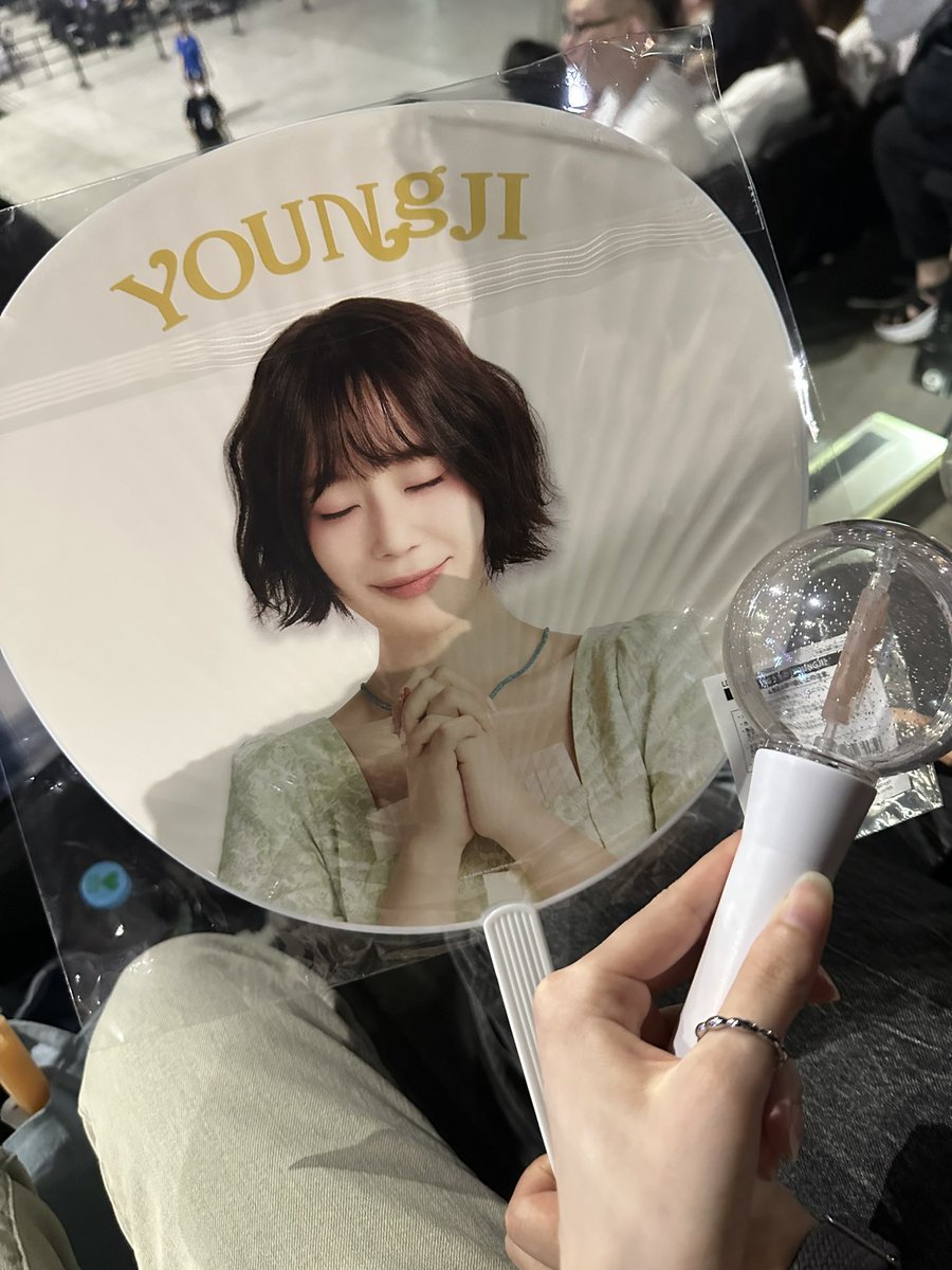 Saaayaka1013EG's tweet photo. KARASIA ほんとに幸せすぎたし
ギュリ姉のGLAMOROUSSKYは
ハラちゃんがフラッシュバックしすぎて
大泣き😭
セトリも神すぎるし
KARAってやっぱり偉大すぎる💦
ジヨンジ テンション爆上がりなのも可愛いし
ヨンジ全部が全部可愛すぎるしもう最高

 #KARASIA6th  #KARA #허영지  #하라 
@youngjijjang2ya https://t.co/DFeI53APwN