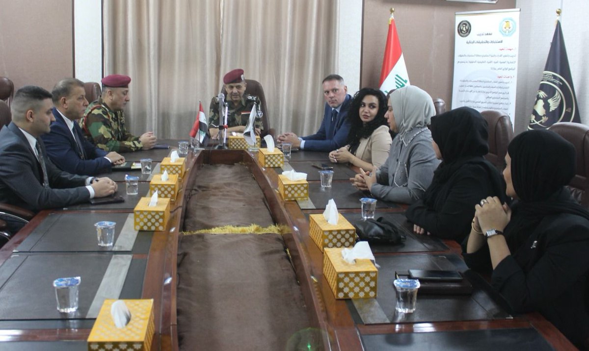 EuamIraq's tweet image. @EUAMIraq’s and FIIA training programme strengthens Iraqis&apos; resilience against violent extremism across the country. 1st handover ceremony took place in presence of MG Basim Karim, Director of the Intelligence Institute at the MoI congratulating the recent graduates.