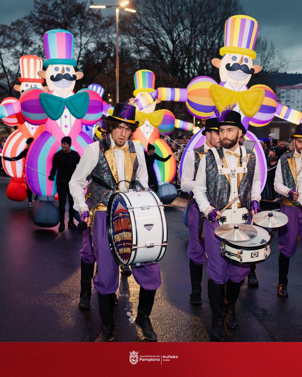 🥁 Los sonidos de New Orleans invadirán Carlos III en el segundo pasacalle de las fiestas

👀 La compañía gallega Boneca Lareta ocupa ese espacio por segundo día consecutivo

🔎 +INFO: pamplona.es/actualidad/not…