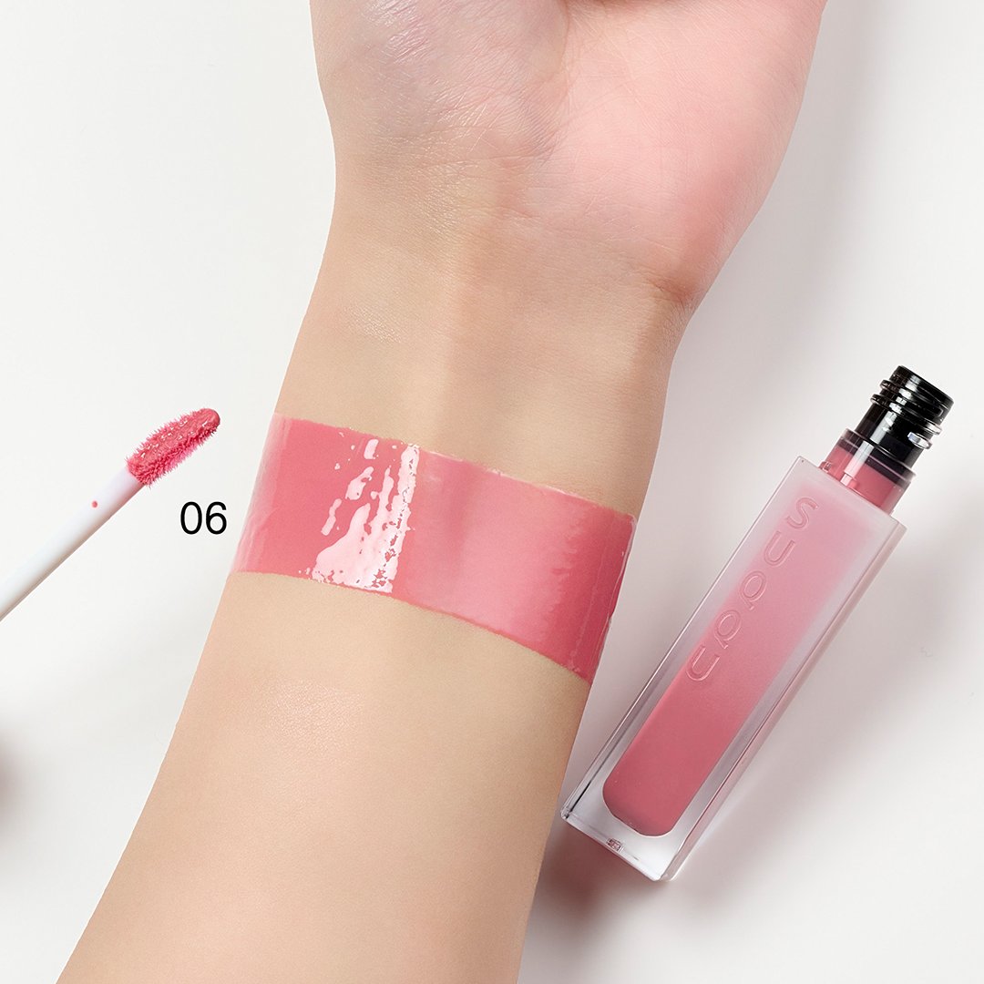 大人の“ピュア”を追求した粘膜ピンク。 素の唇の延長線上の美しい血色