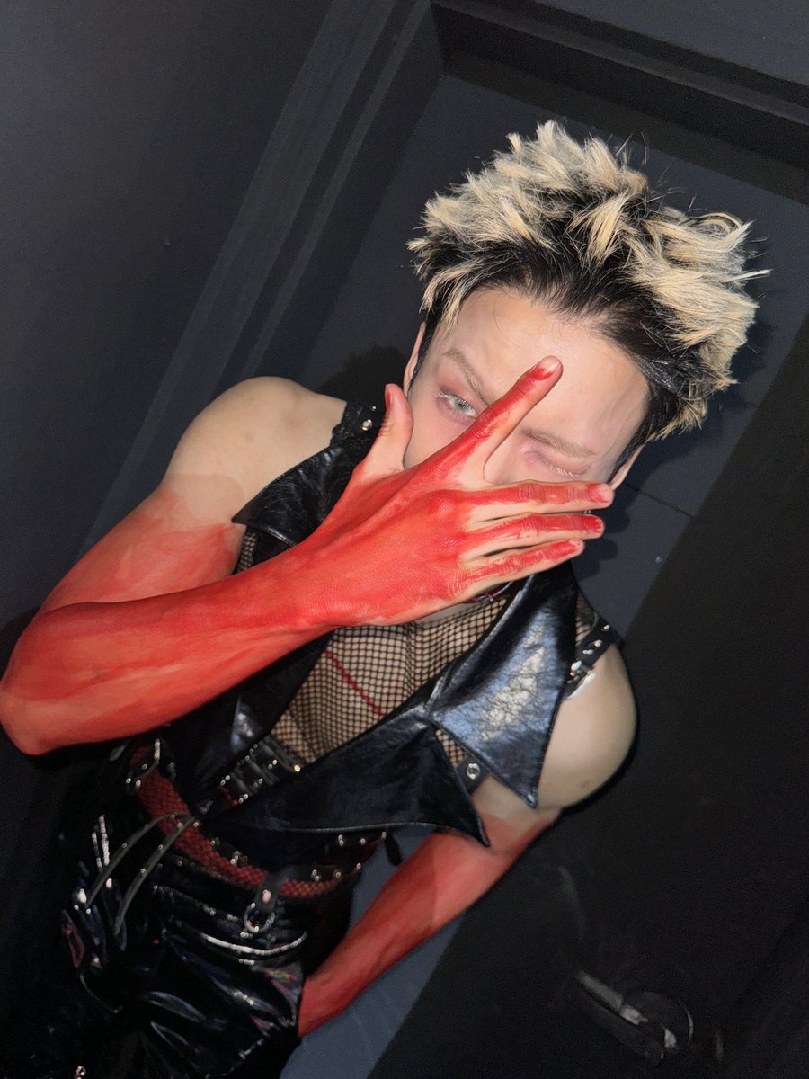 oritheplaza's tweet image. 와 진짜 피칠갑을 해놨네