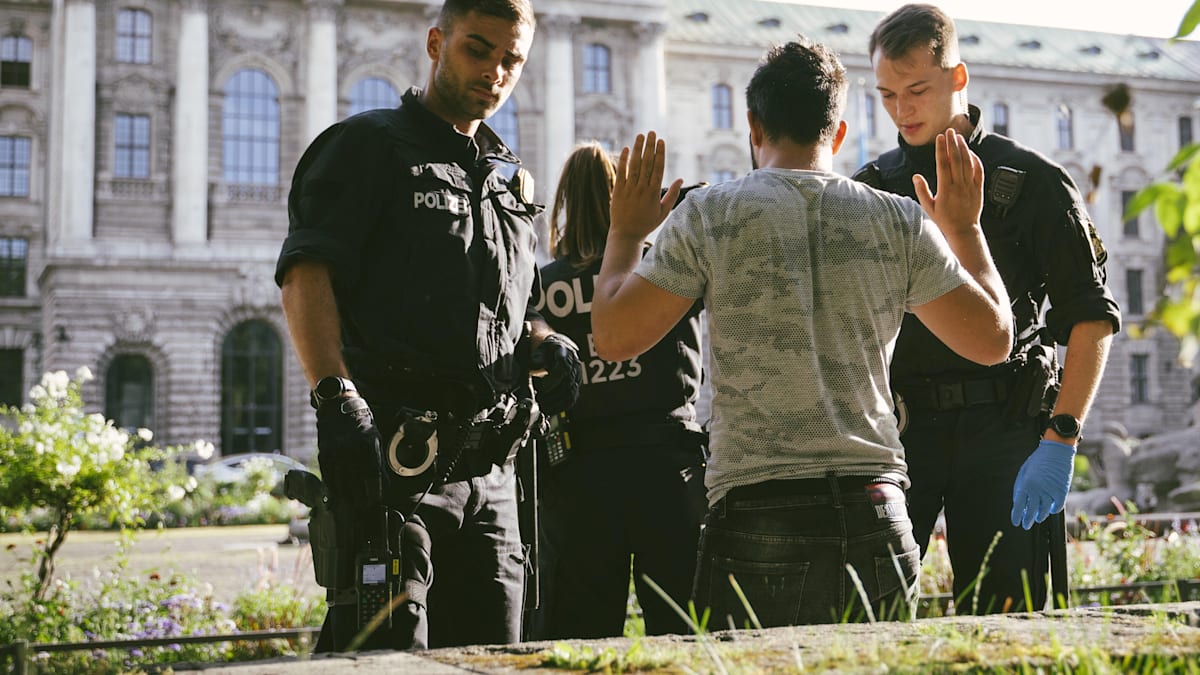 Minderjährige Ausländer deutlich häufiger tatverdächtig – „Verachtung unseres Rechtsstaats“ to.welt.de/kVb07iO