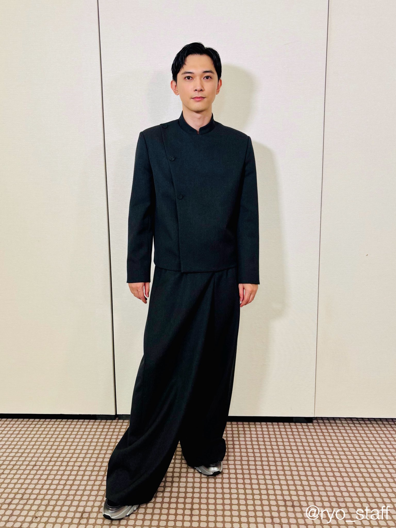BLACK PEARL 吉沢亮　初舞台　パンフレット付 BLACK PEARL 吉沢亮 初舞台 パンフレット付 - メルカリ
