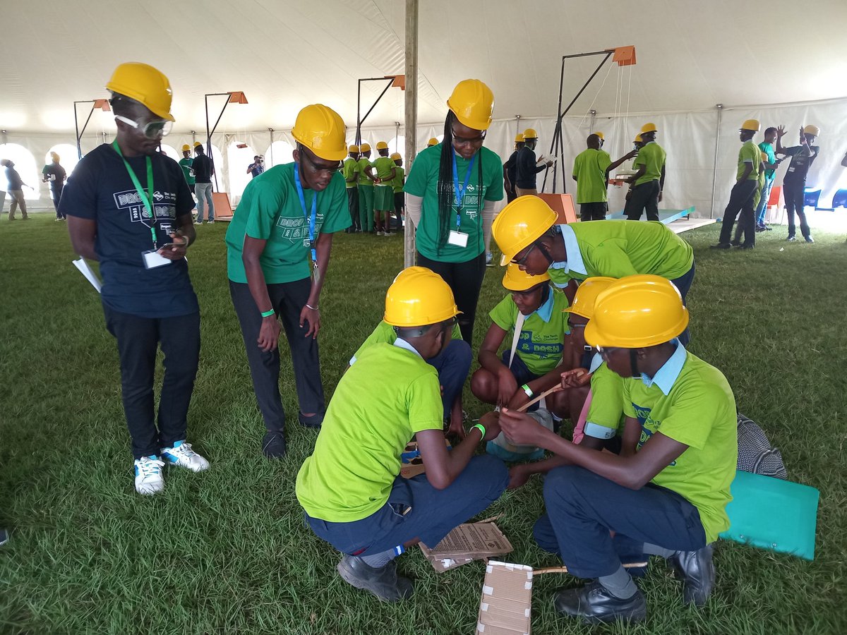 Innovative minds at work! 
It was inspiring to witness students take on real-world problems through creativity, teamwork, and hands-on innovation during this STEM-based Tech Challenge. From brainstorming to building, they showcased the power of youth-driven solutions.  
#stem